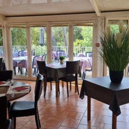 Le Relais Des Lavandins Le Muy Luaran gambar