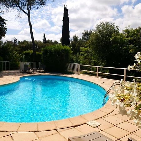 Le Relais Des Lavandins Le Muy Luaran gambar