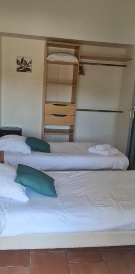 Le Relais Des Lavandins Le Muy Luaran gambar